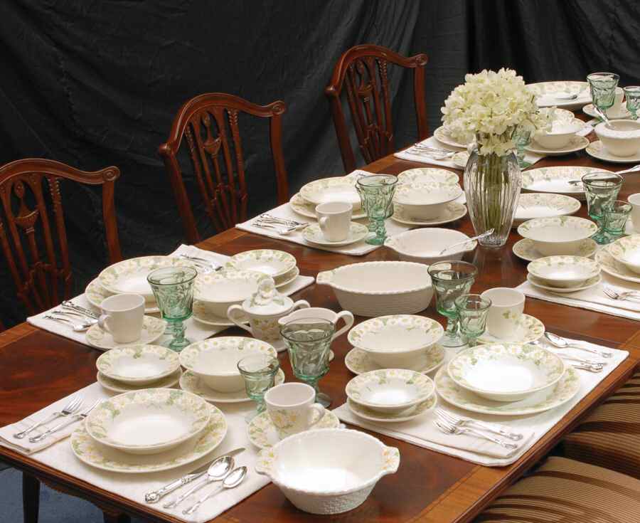 Sculptured Daisy 74 Piece Estate Set by Metlox - Poppytrail - Vernon-1