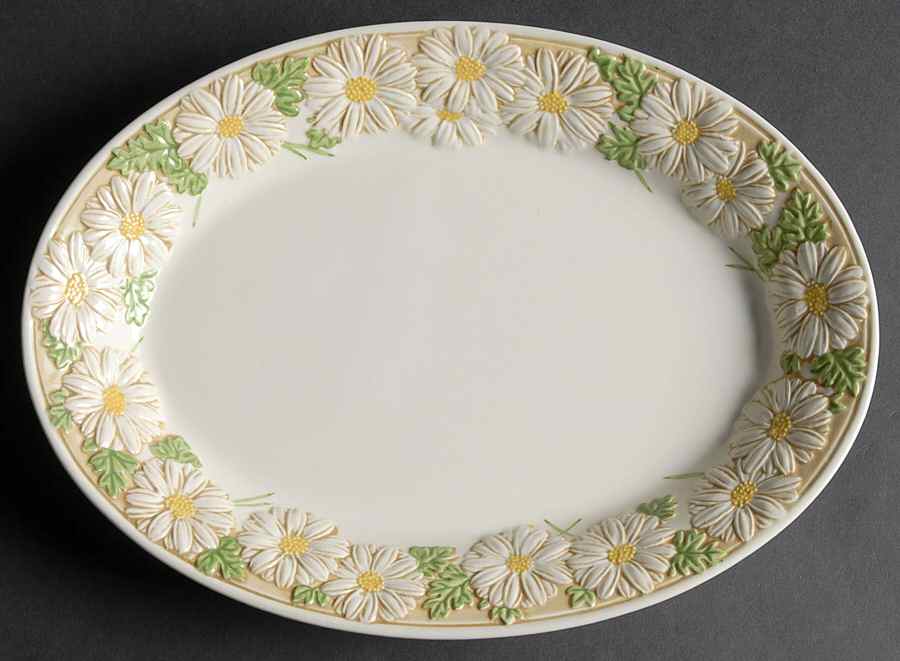 Sculptured Daisy 11" Oval Serving Platter by Metlox - Poppytrail - Vernon-1