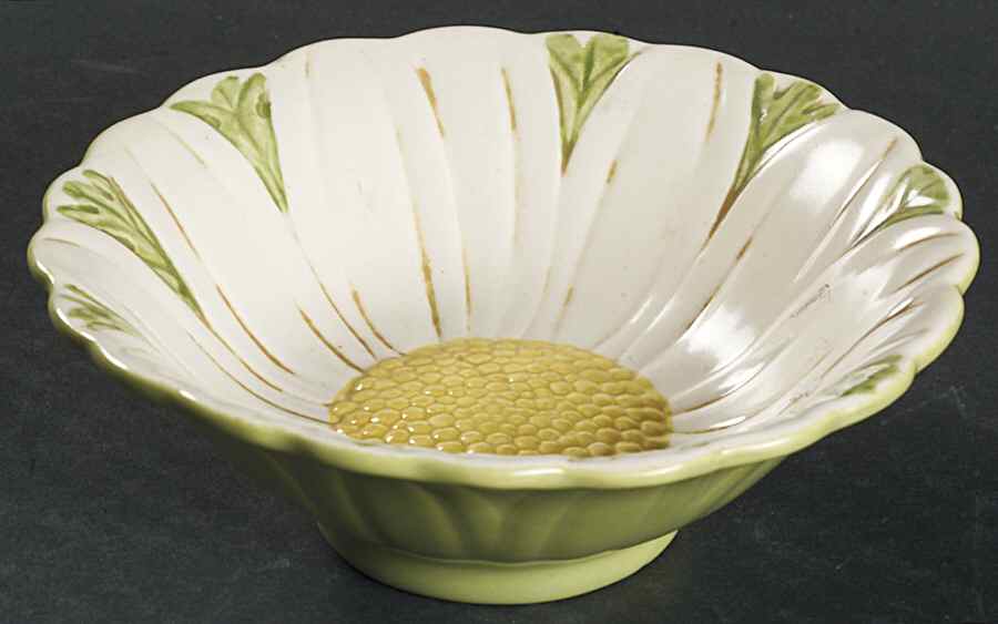 Sculptured Daisy 5" Footed Bowl by Metlox - Poppytrail - Vernon-1