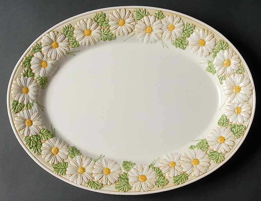 Sculptured Daisy 14" Oval Serving Platter by Metlox - Poppytrail - Vernon-1