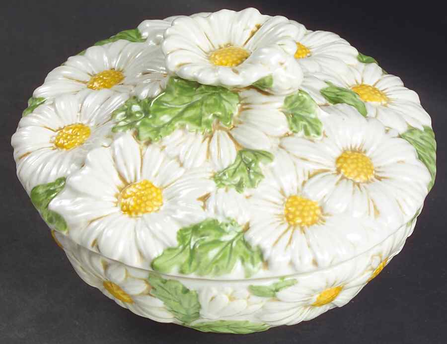 Sculptured Daisy Candy Box & Lid by Metlox - Poppytrail - Vernon-1