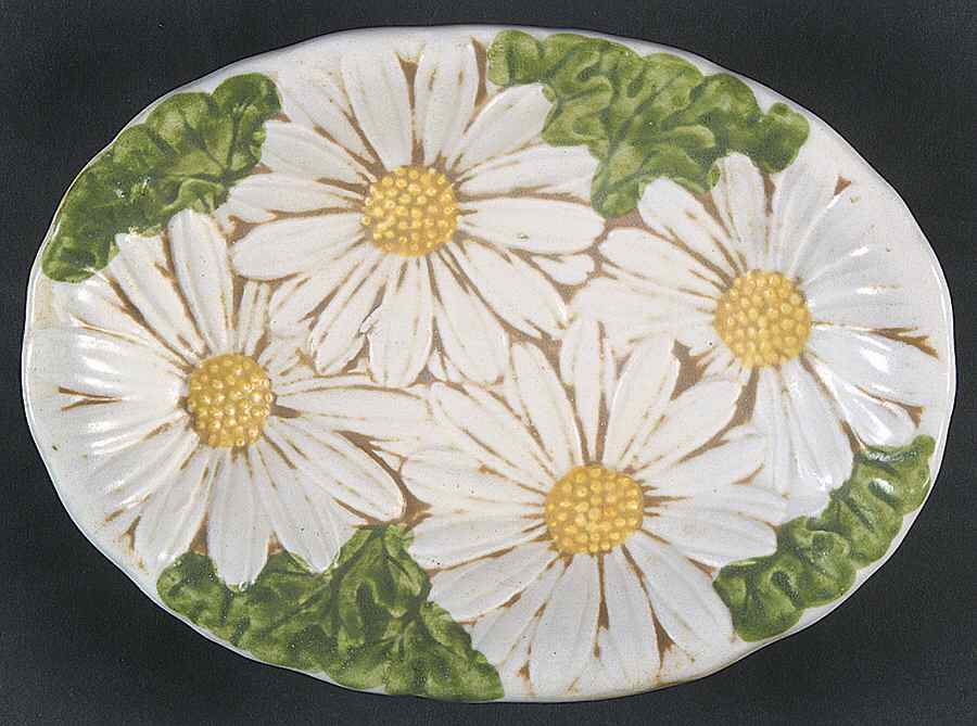 Sculptured Daisy Soap Dish by Metlox - Poppytrail - Vernon-1
