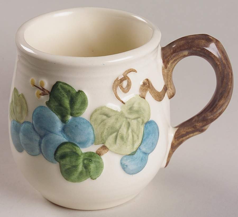 Sculptured Grape Mug by Metlox - Poppytrail - Vernon-1