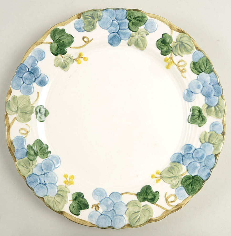 Sculptured Grape Dinner Plate by Metlox - Poppytrail - Vernon-1