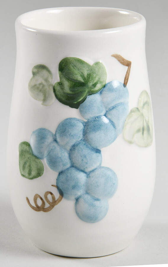 Sculptured Grape 12 Oz Tumbler by Metlox - Poppytrail - Vernon-1