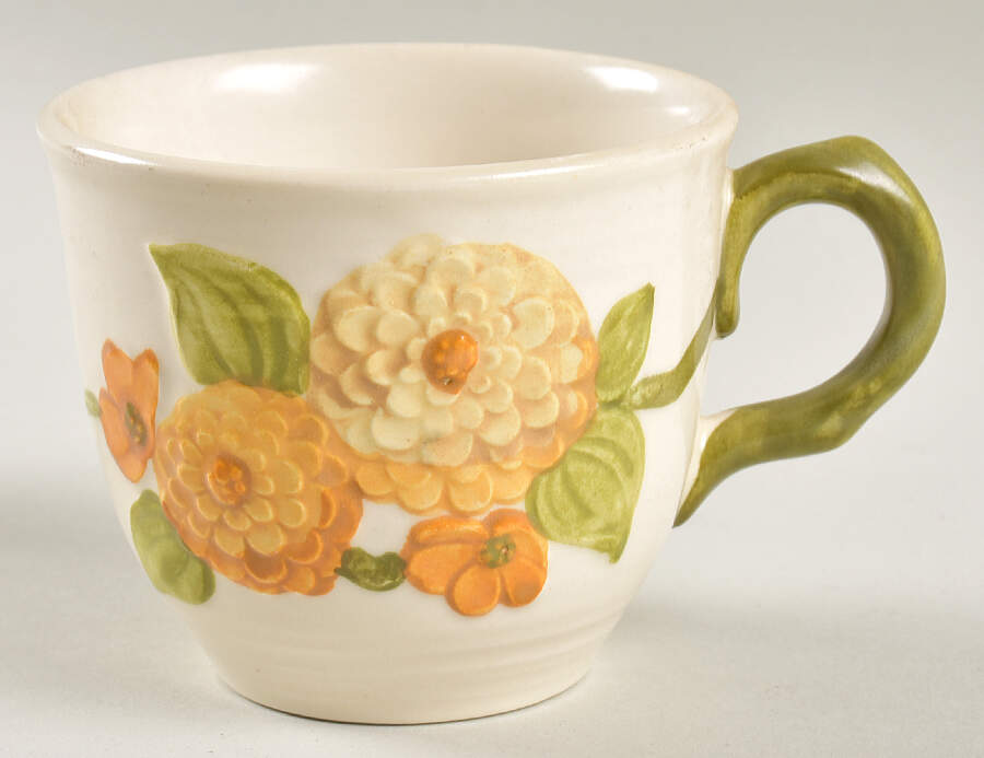Sculptured Zinnia Flat Cup by Metlox - Poppytrail - Vernon-1