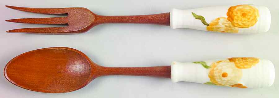 Sculptured Zinnia 2-Piece Wood/Ceramic Salad Set by Metlox - Poppytrail - Vernon-1