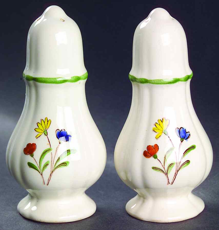 Spring Garland Salt & Pepper Set by Metlox - Poppytrail - Vernon-1