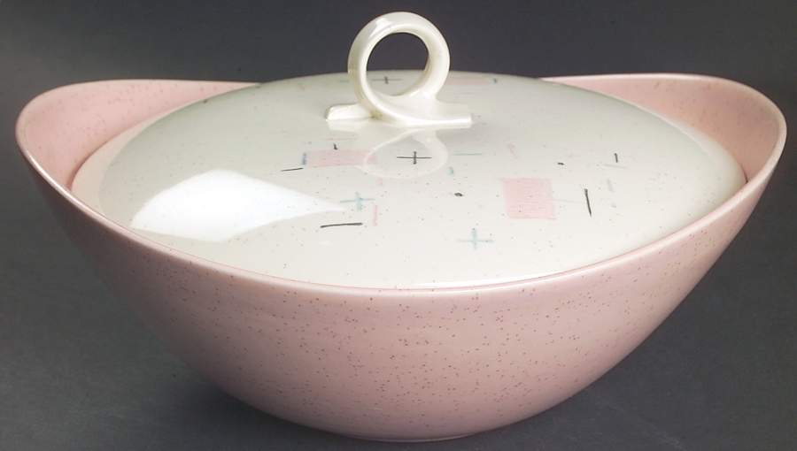 Tickled Pink 1.5 Qt Round Covered Casserole by Metlox - Poppytrail - Vernon-1