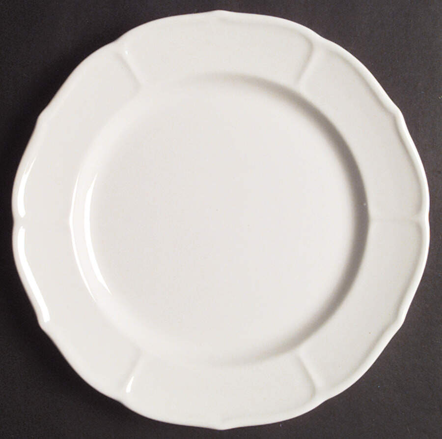 Traditions White Dinner Plate by Metlox - Poppytrail - Vernon-1