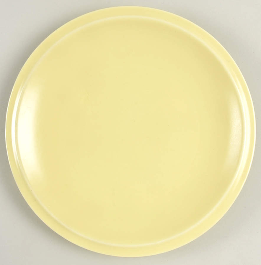 Ultra California Yellow (Buttercup) Luncheon Plate by Metlox - Poppytrail - Vernon-1