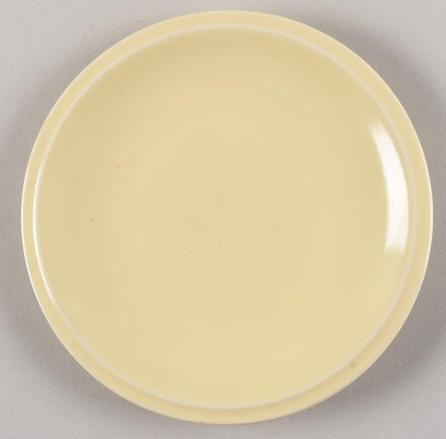 Ultra California Yellow (Buttercup) Salad Plate by Metlox - Poppytrail - Vernon-1