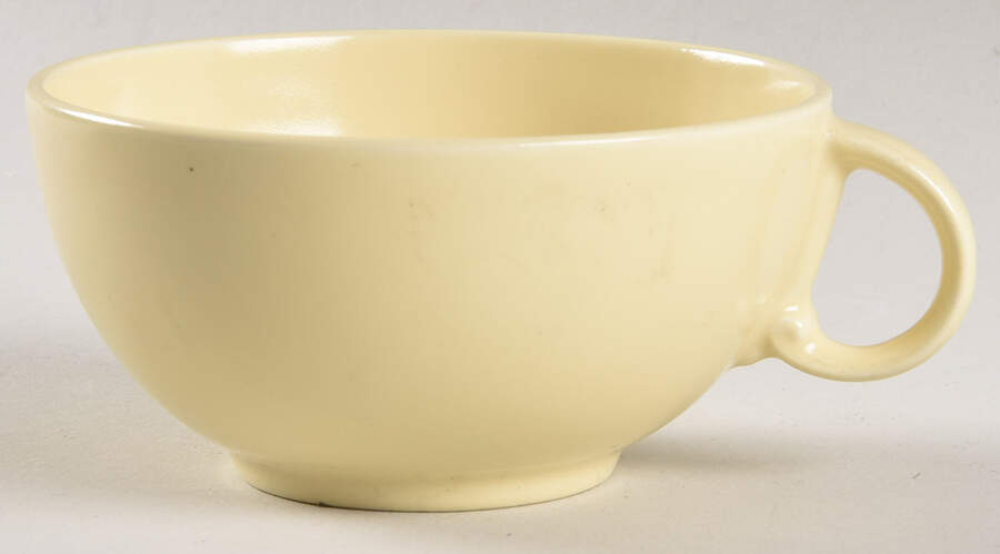 Ultra California Yellow (Buttercup) Flat Cup by Metlox - Poppytrail - Vernon-1