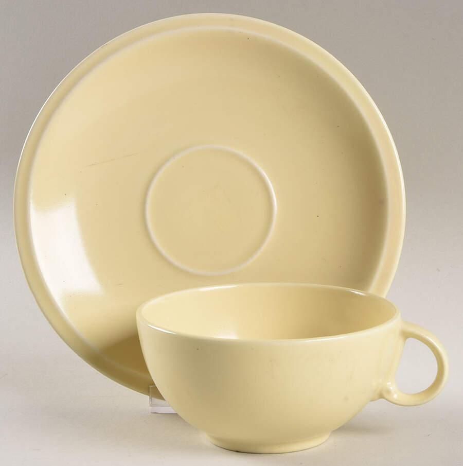 Ultra California Yellow (Buttercup) Flat Cup & Saucer Set by Metlox - Poppytrail - Vernon-1