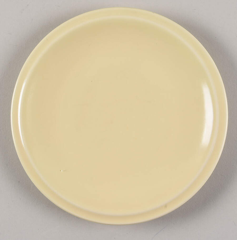 Ultra California Yellow (Buttercup) Bread & Butter Plate by Metlox - Poppytrail - Vernon-1