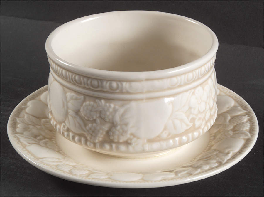 Vernon Antiqua Round Gravy Boat/Attached Underplate by Metlox - Poppytrail - Vernon-1