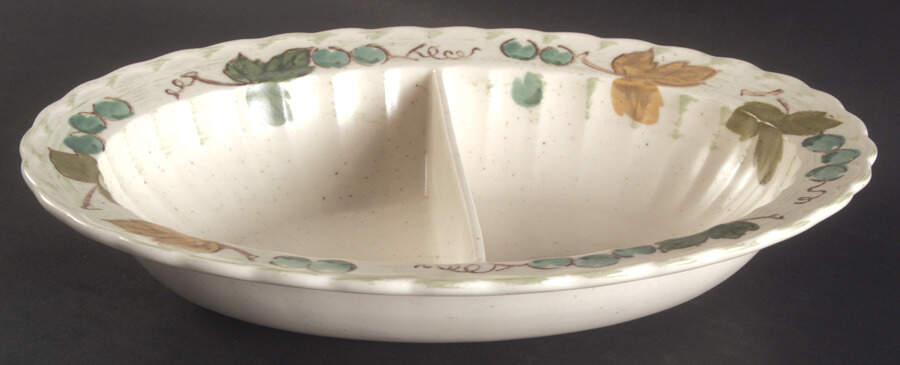 Vineyard 11" Oval Divided Vegetable Bowl by Metlox - Poppytrail - Vernon-1