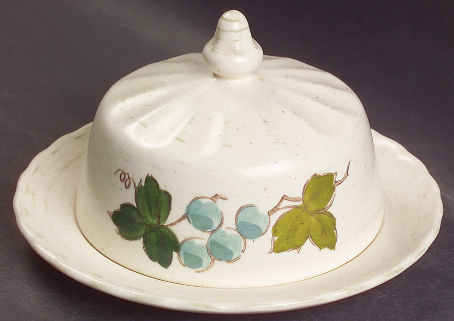 Vineyard Covered Butter/Cheese by Metlox - Poppytrail - Vernon-1