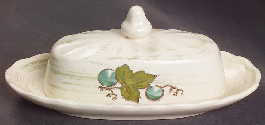 Vineyard 1/4 Lb Covered Butter by Metlox - Poppytrail - Vernon-1