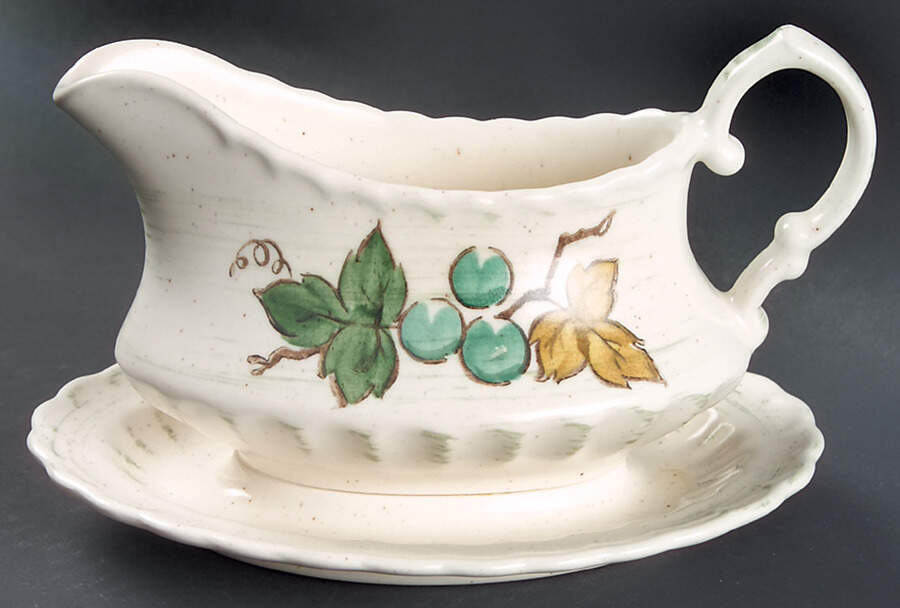 Vineyard Gravy Boat with Attached Underplate by Metlox - Poppytrail - Vernon-1