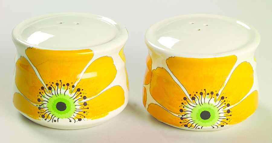 Wild Poppy Yellow Salt & Pepper Set by Metlox - Poppytrail - Vernon-1