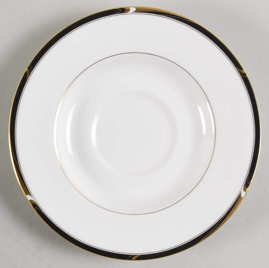 Academy Saucer by Mikasa-1
