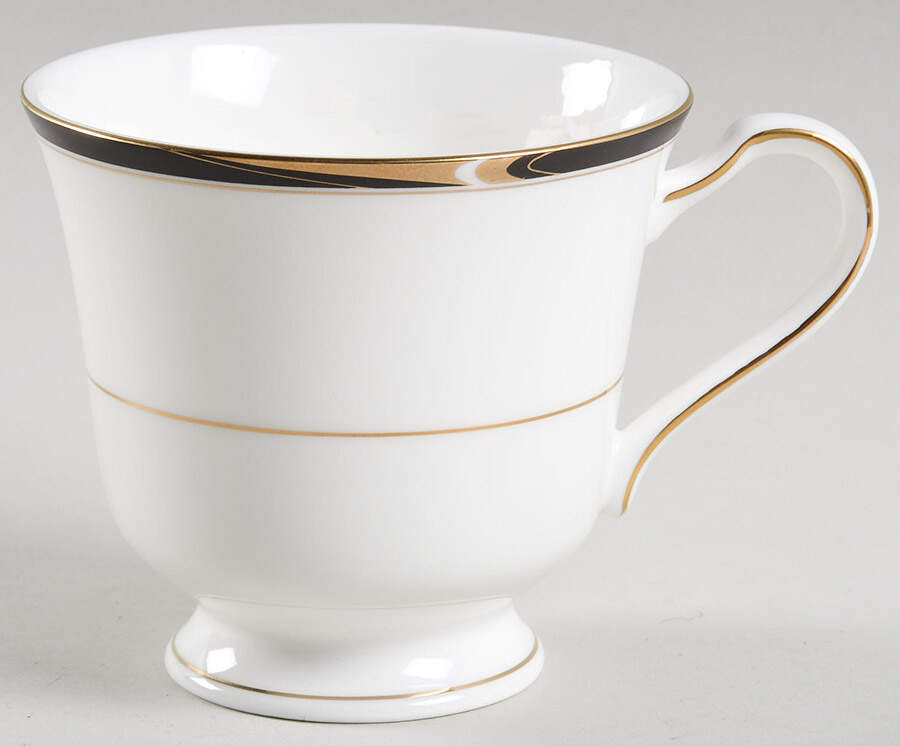 Academy Footed Cup by Mikasa-1