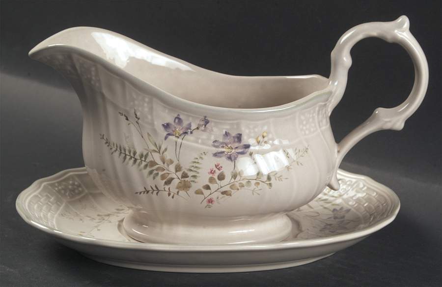 Adeline Gravy Boat & Underplate by Mikasa-1