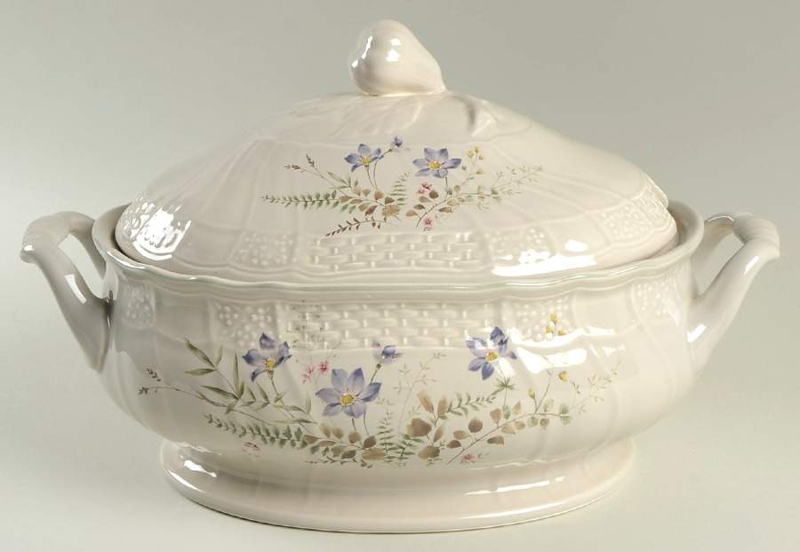 Adeline Oval Tureen & Lid by Mikasa-1