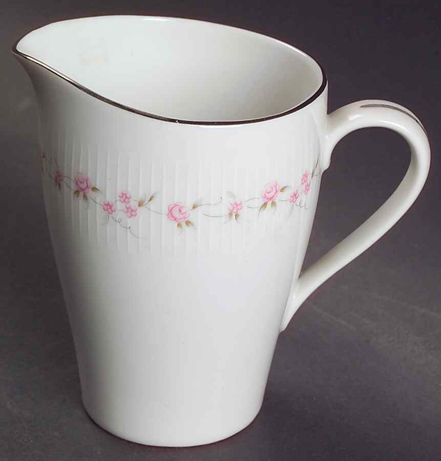 Adore Creamer by Mikasa-1