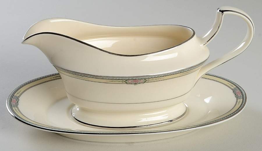 Afton Gravy Boat & Underplate by Mikasa-1