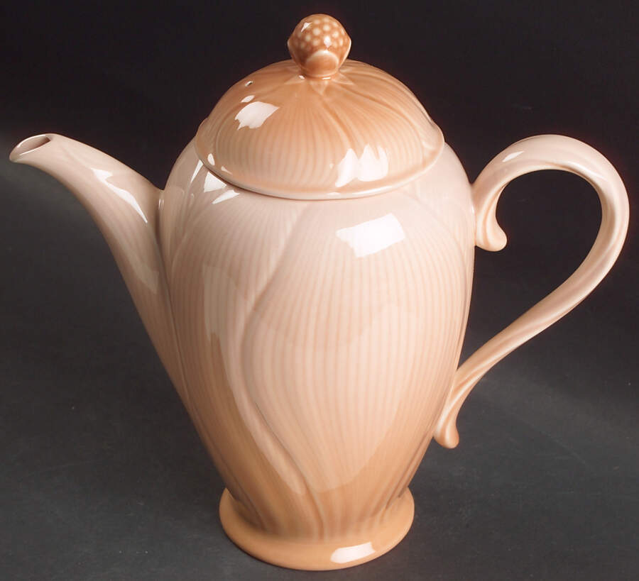 Amaryllis Coffee Pot & Lid by Mikasa-1