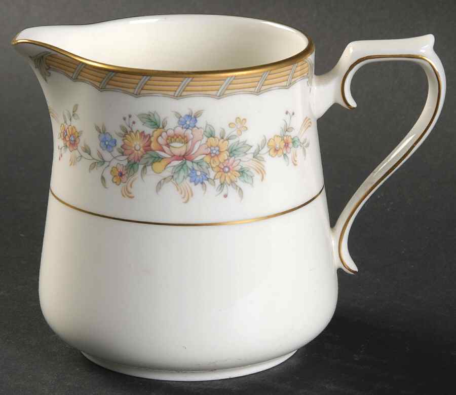 Amherst Creamer by Mikasa-1