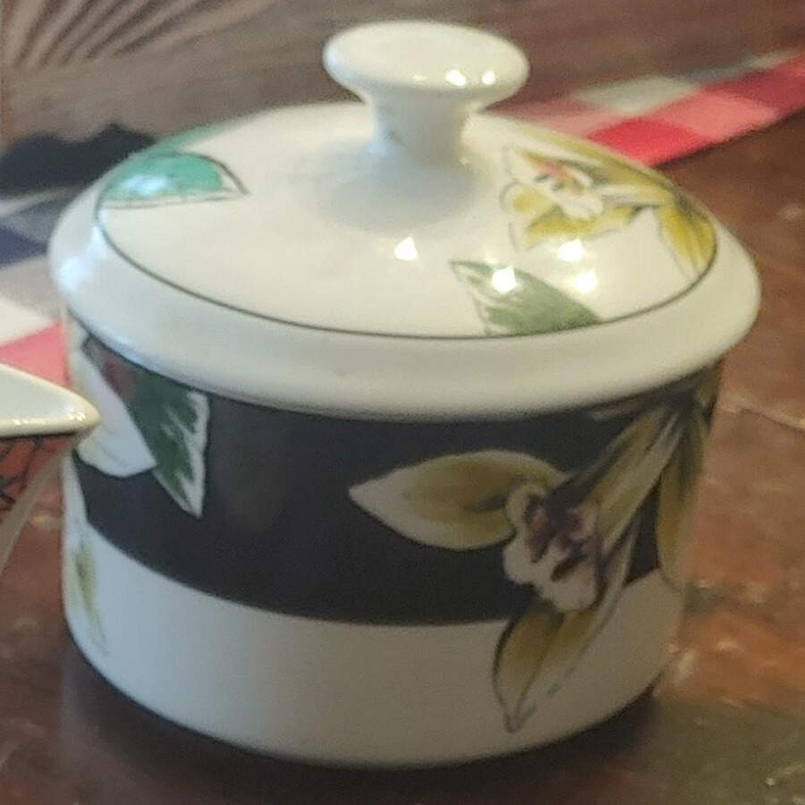 Amorosa Sugar Bowl & Lid by Mikasa-1