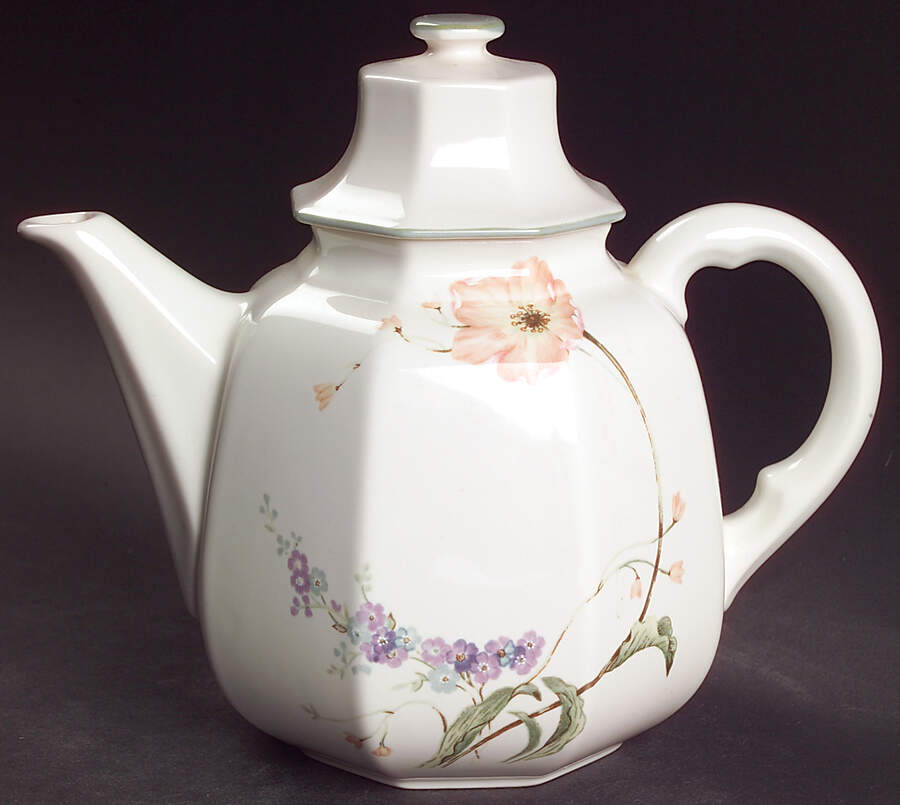 Amsterdam Teapot & Lid by Mikasa-1
