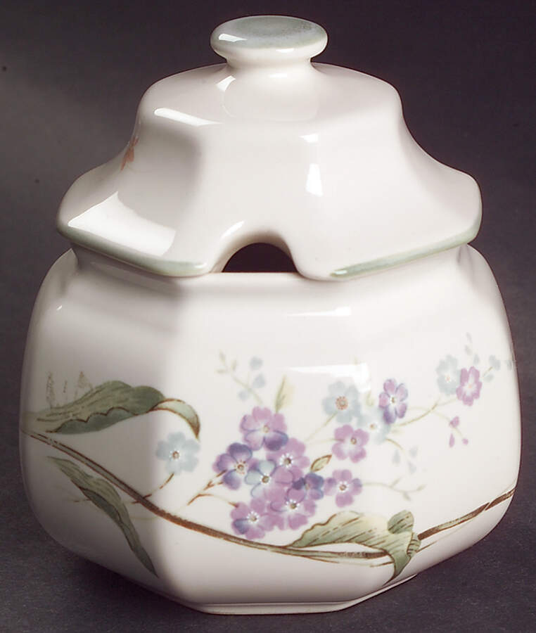 Amsterdam Sugar Bowl & Lid by Mikasa-1