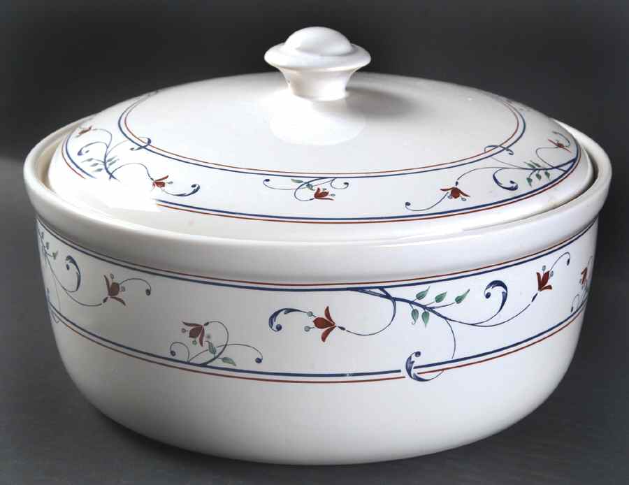 Annette 2.5 Qt Round Covered Casserole by Mikasa-1