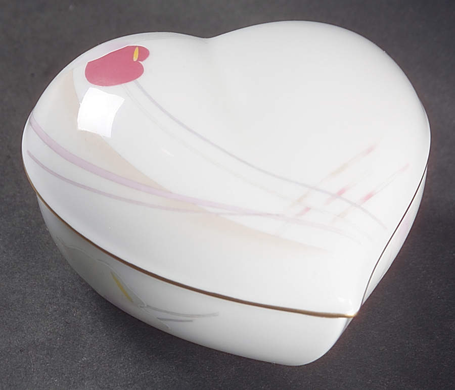 Anthurium Heart Shape Box & Lid by Mikasa-1