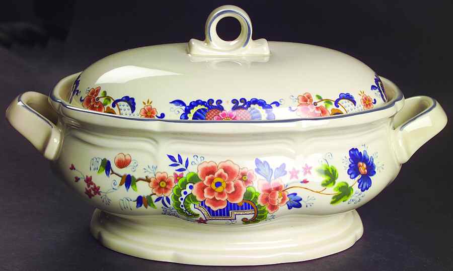Antiquities 2 Quart Oval Covered Casserole by Mikasa-1