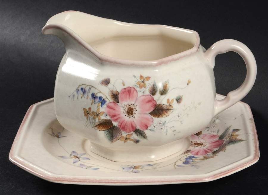 April Glory Gravy Boat & Underplate by Mikasa-1