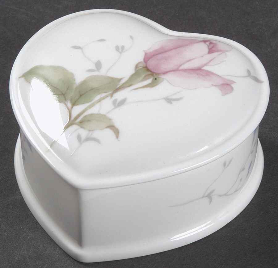 April Rose Heart Shape Box & Lid by Mikasa-1