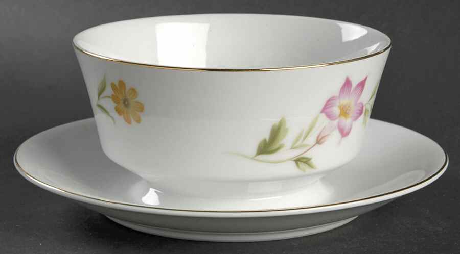 Ardmore Gravy Boat with Attached Underplate by Mikasa-1