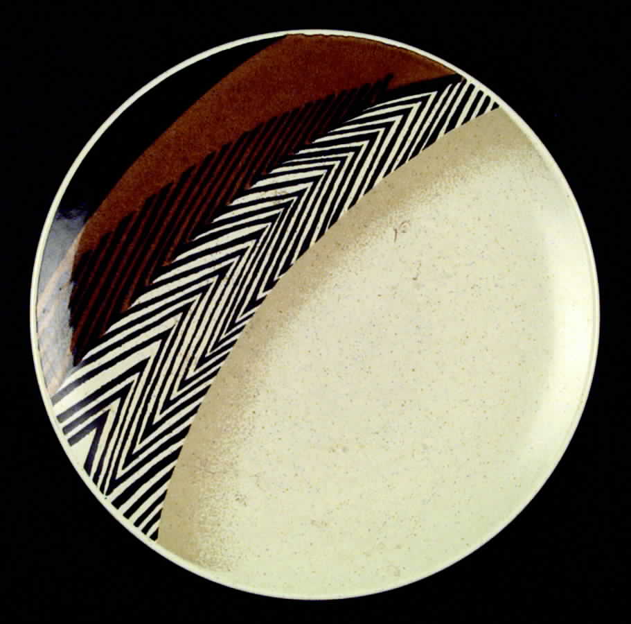 Arrowhead  Dinner Plate by Mikasa-1