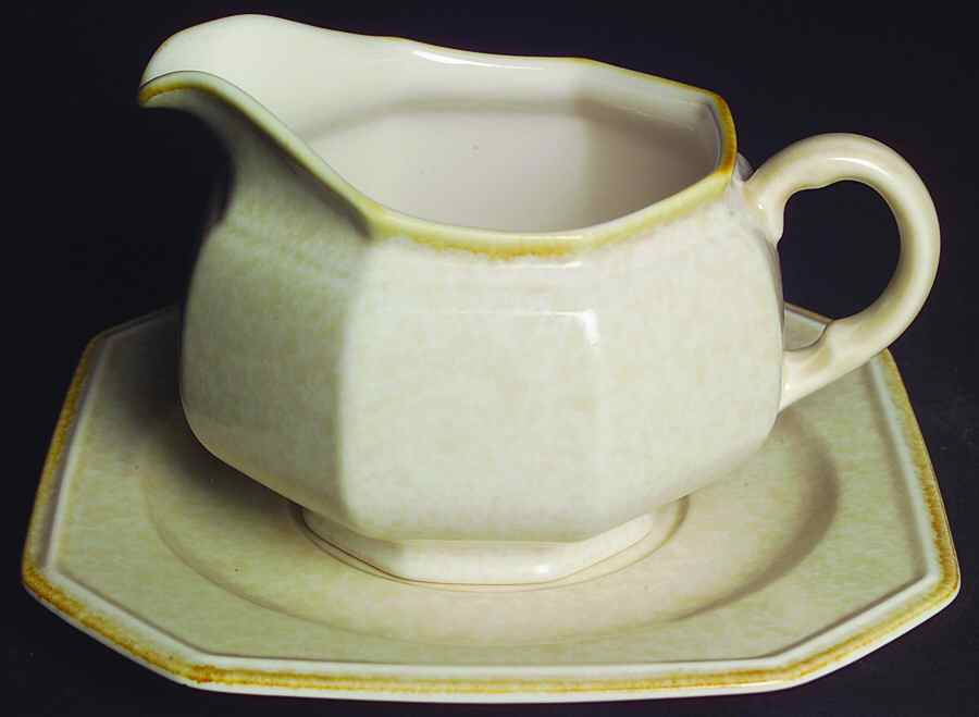 Avante Ivory Gravy Boat & Underplate by Mikasa-1