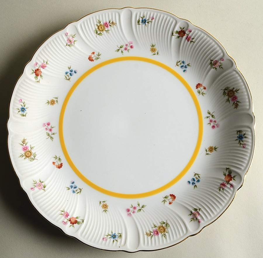Avondale 12" Chop Plate (Round Platter) by Mikasa-1
