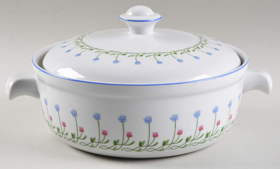 Bali Hai 2 Qt Round Covered Casserole by Mikasa-1