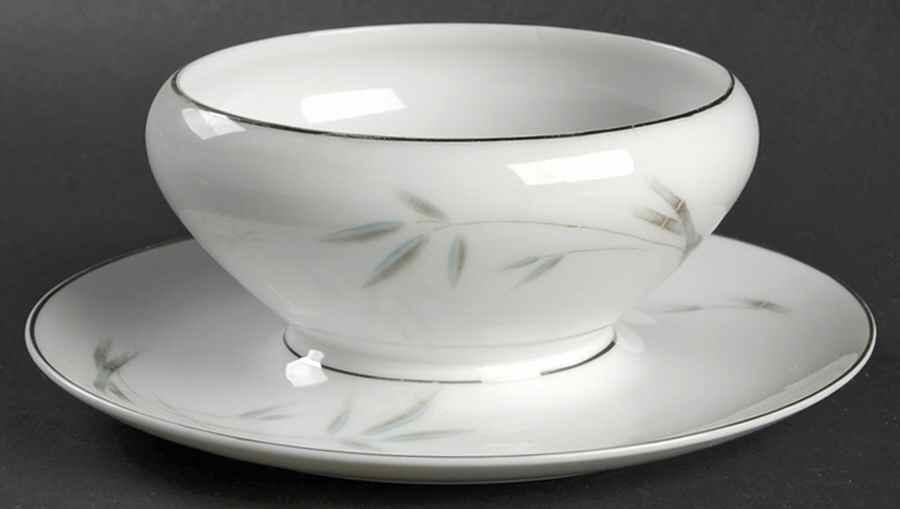 Balboa Gravy Boat with Attached Underplate by Mikasa-1