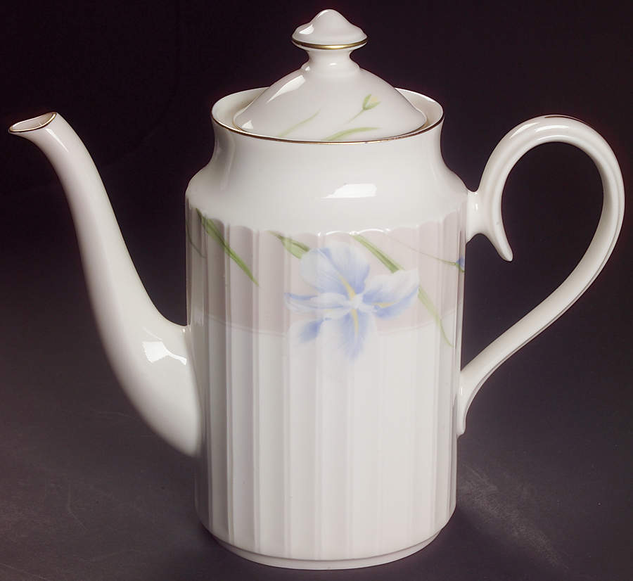 Ballantyne Coffee Pot & Lid by Mikasa-1