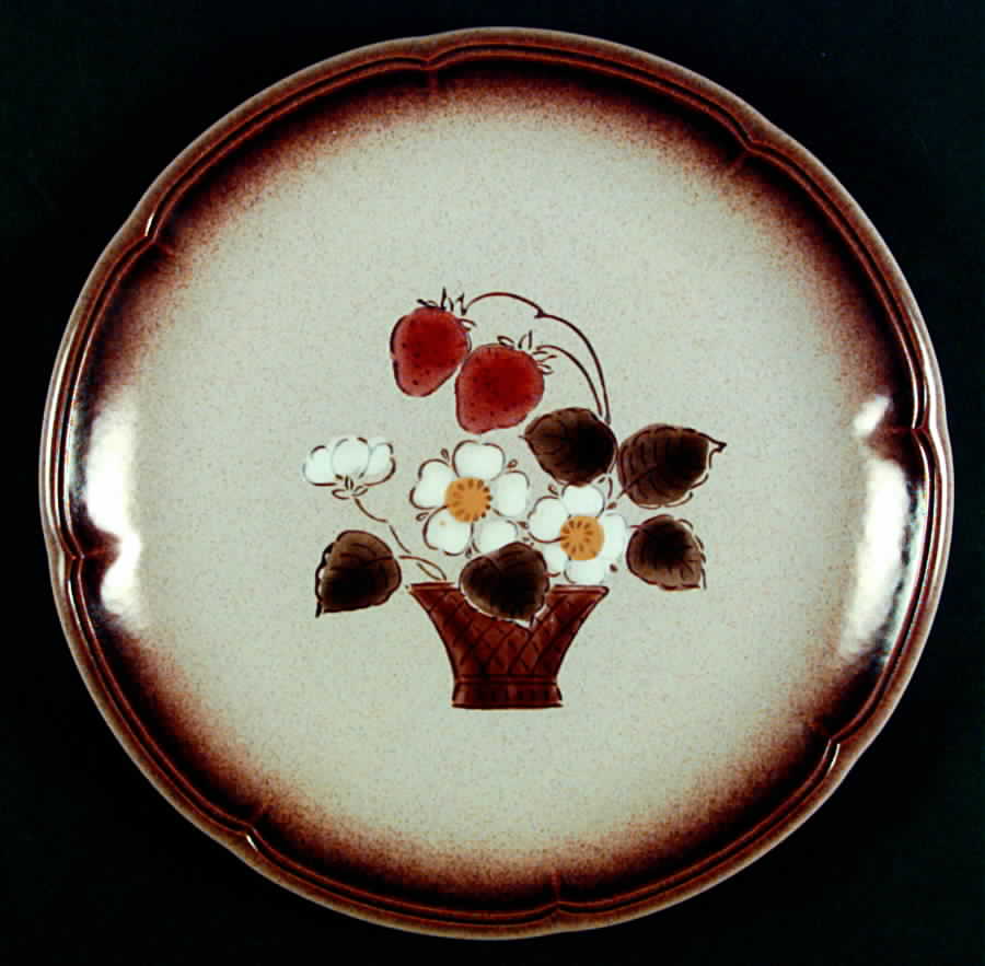 Berry Basket Dinner Plate by Mikasa-1