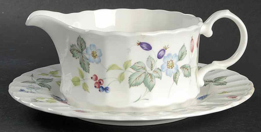 Berry Festival Round Gravy Boat & Underplate (Salad Plate) by Mikasa-1